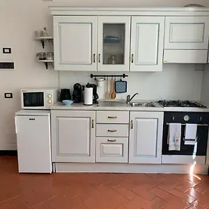 la-gatta-cleo.hotelitalianriviera.com/