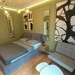 rozas-studio-tirana-center.albaniahotels.org/